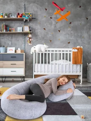 C-shaped pregnancy pillow : designed by  Piegin UK